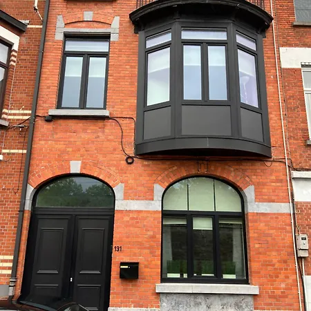 Apartamento 3 Bedroom With Own Garden Close To Main Trainstation